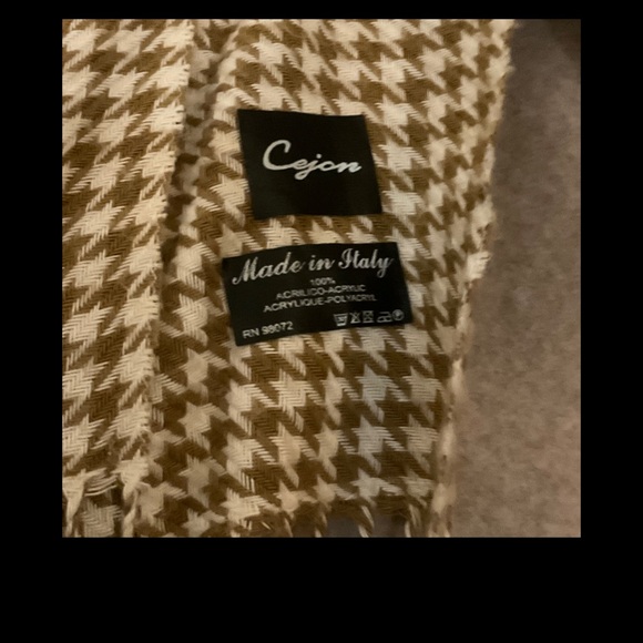 Zara beige Pea Coat for Women with Zara sleeveless turtleneck Italian made scarf - Picture 10 of 10